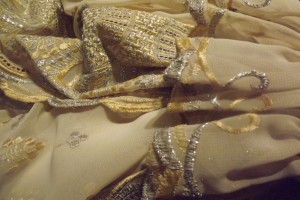 robe jaune atelier la colombe détail manche et jupe