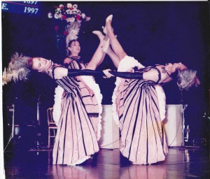 Costumes de french cancan réalisés pour la compagnie Baleanko en 1993