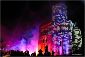 Spectacle son et lumière le samedi soir à Rosheim sur le parvis de l'Eglise St Pierre et Paul Crédit photo Mario Picardo