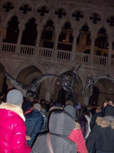 spectacle de rue devant le Palais des Doges