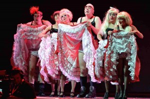 La Revue Scoute 2014, un French cancan très décalé