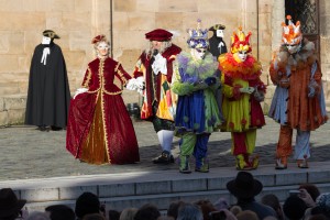 Depuis 7 ans les costumés sont présenté par le président de l'associations "Les Fééries Véntiennes" monsieur réné Hoff