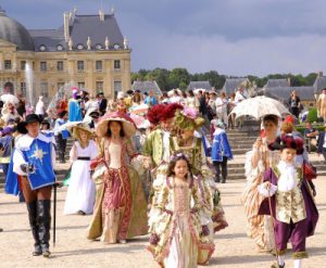 defile-chateau-de-vaux-le-vicomte