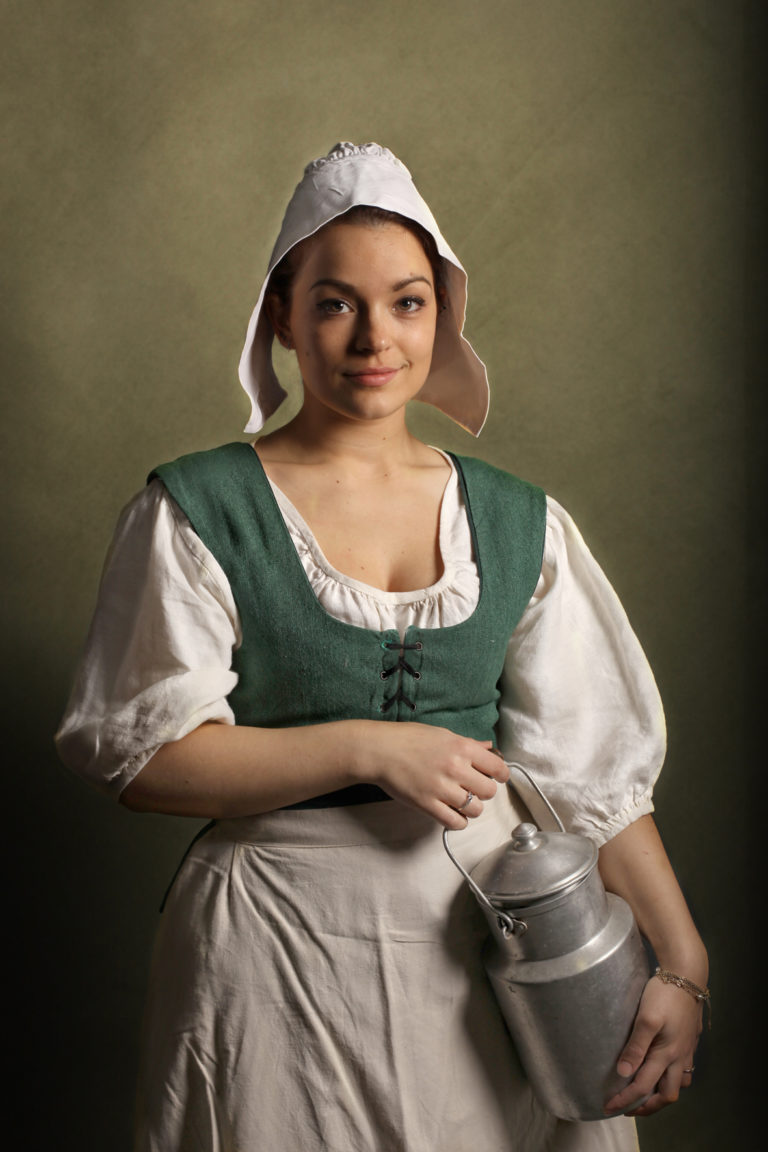 paysanne-XVII-XVIII-Faon-Photography-Atelier-la-Colombe-Strasbourg