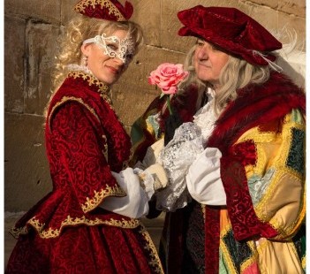 Costumes ou déguisements ?