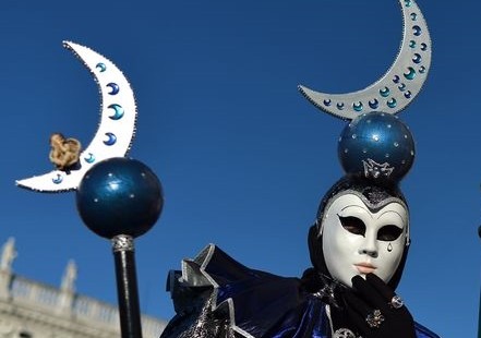 La lune et le carnaval, histoire de calendrier